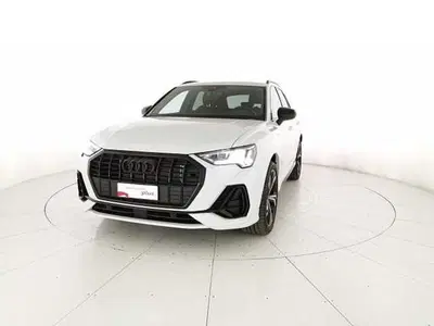 Audi Q3 35 1.5 tfsi Identity Black s-tronic del 2024 usata a San Giovanni Teatino