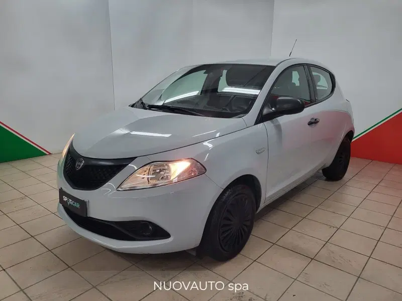 Lancia Ypsilon usata a Arezzo