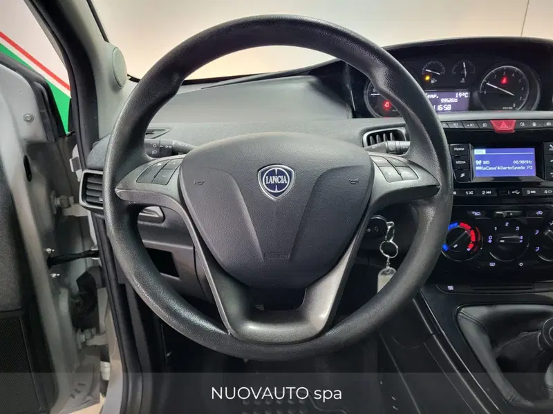 Lancia Ypsilon usata a Arezzo (13)