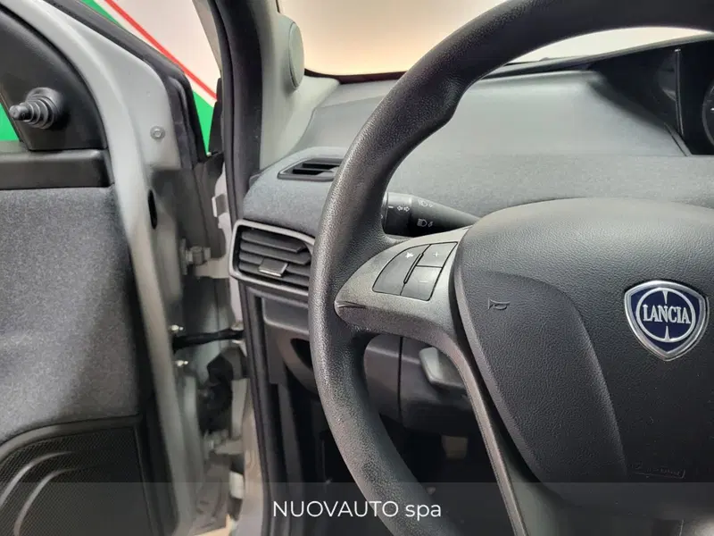 Lancia Ypsilon usata a Arezzo (16)