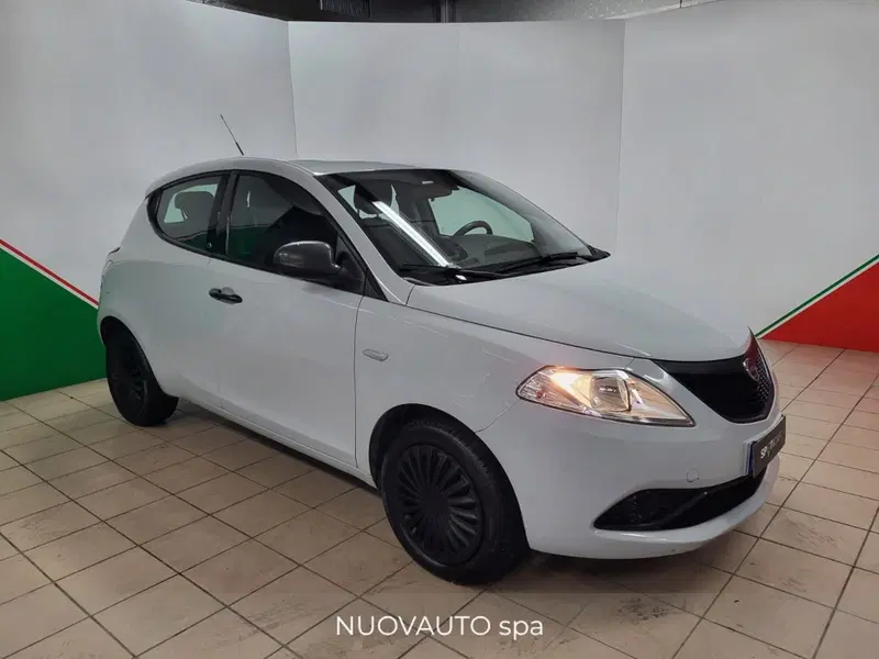 Lancia Ypsilon usata a Arezzo (2)