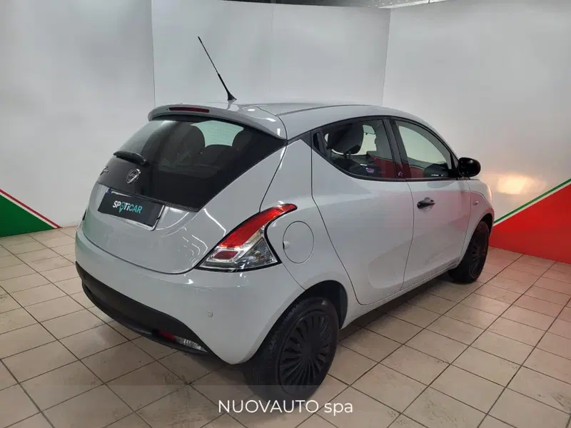 Lancia Ypsilon usata a Arezzo (3)