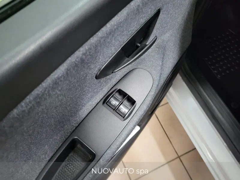 Lancia Ypsilon usata a Arezzo (9)