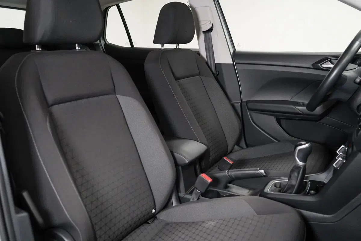 Volkswagen T-Cross usata a Varese (11)