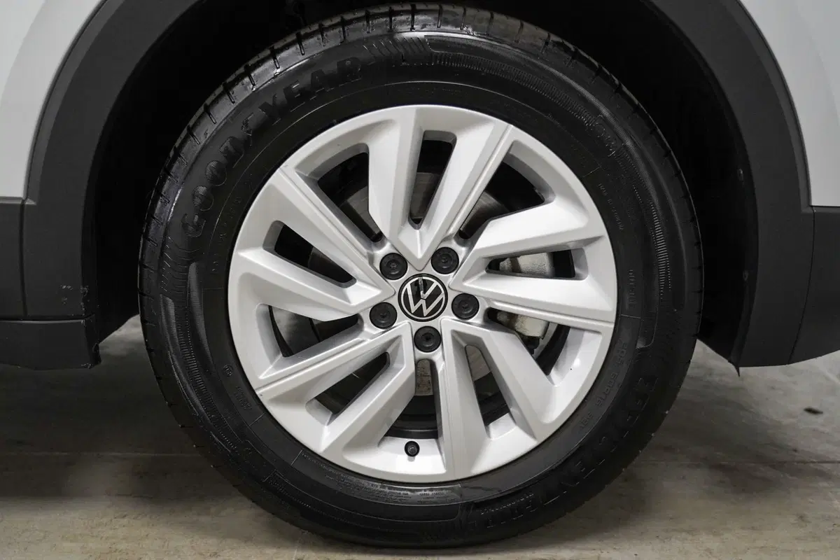 Volkswagen T-Cross usata a Varese (7)