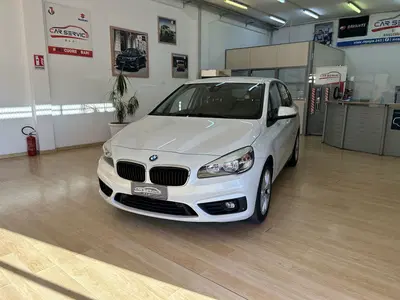 BMW Serie 2 Active Tourer 218d  Advantage del 2016 usata a Bari