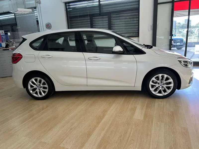 BMW Serie 2 Active Tourer usata a Bari (4)