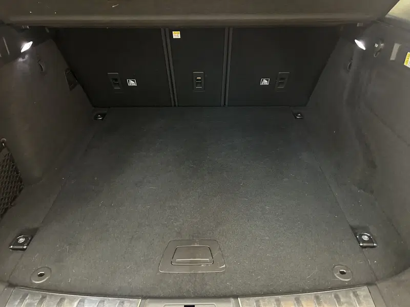 Jaguar F-Pace usata a Bari (17)