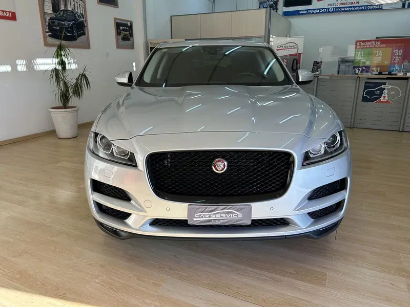 Jaguar F-Pace usata a Bari (2)