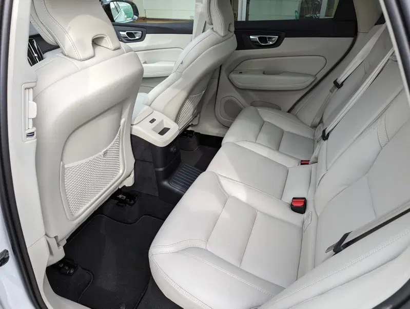 Volvo XC60 usata a Pescara (17)