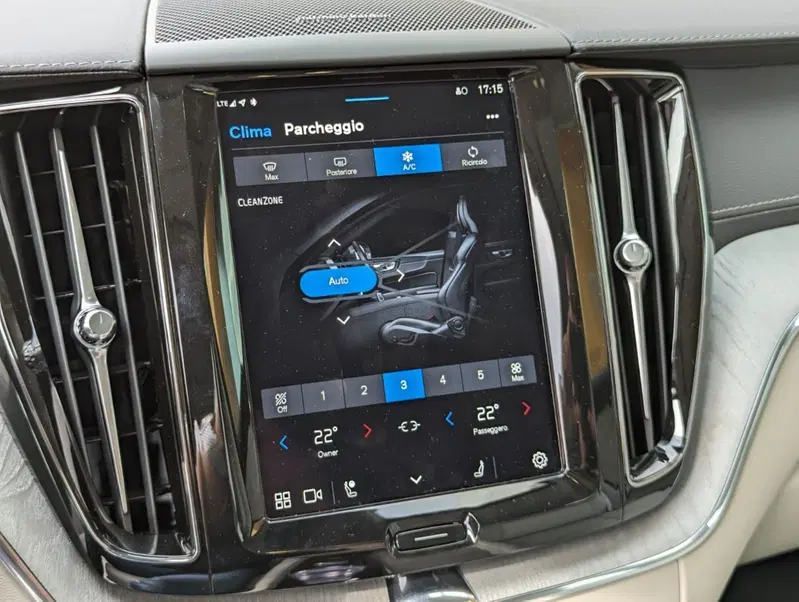 Volvo XC60 usata a Pescara (19)