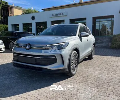Volkswagen Tiguan 2.0 tdi Edition 150cv dsg nuova a Casatenovo