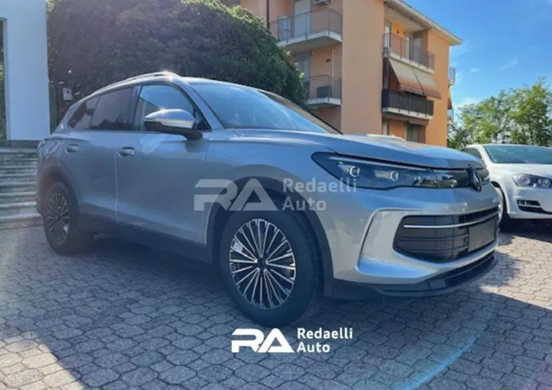 Volkswagen Tiguan nuova a Lecco (2)
