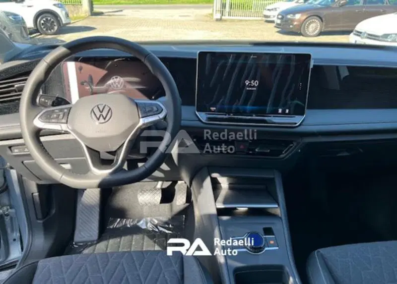 Volkswagen Tiguan nuova a Lecco (6)