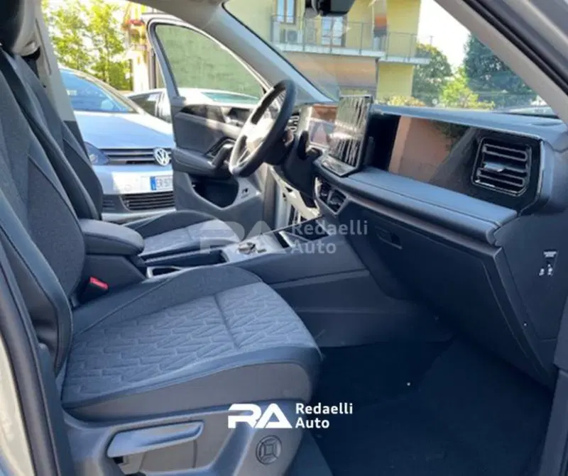Volkswagen Tiguan nuova a Lecco (8)