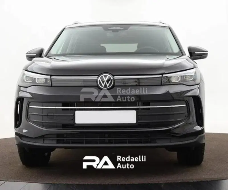Volkswagen Tiguan nuova a Lecco (2)