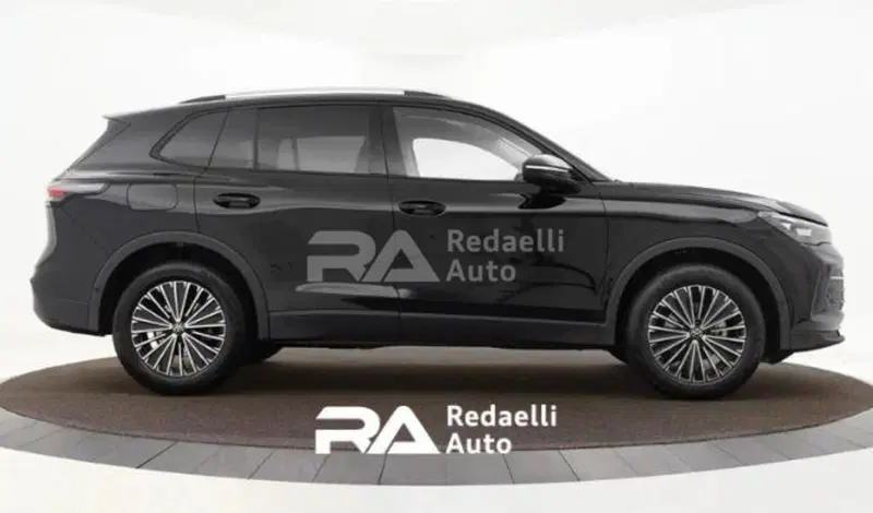 Volkswagen Tiguan nuova a Lecco (4)