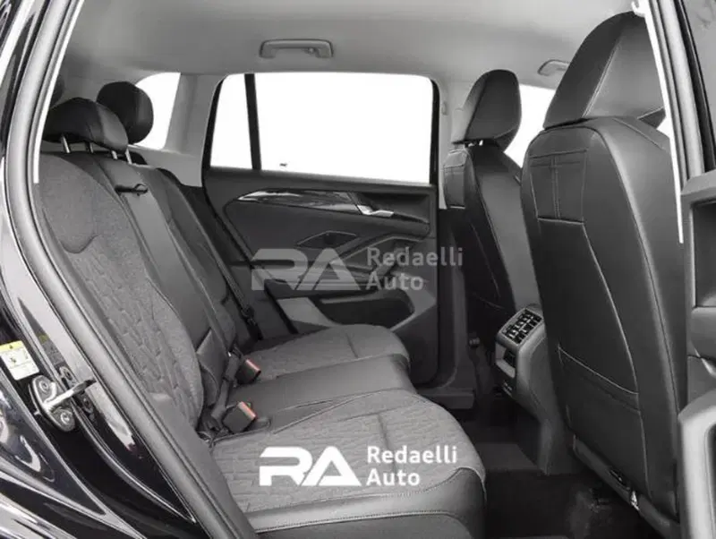 Volkswagen Tiguan nuova a Lecco (7)