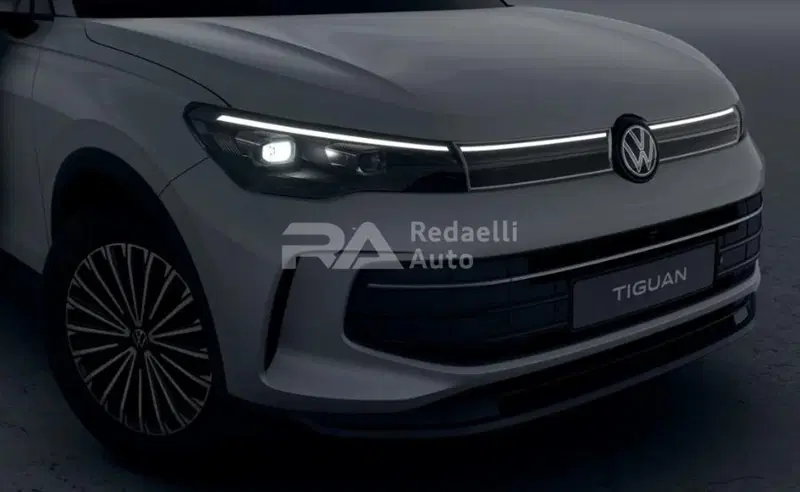 Volkswagen Tiguan nuova a Lecco (4)