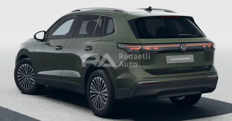 Volkswagen Tiguan nuova a Lecco (3)