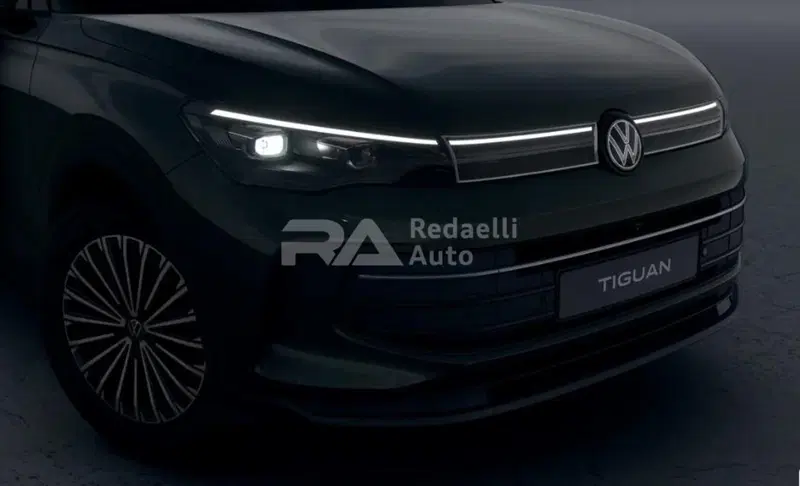 Volkswagen Tiguan nuova a Lecco (4)