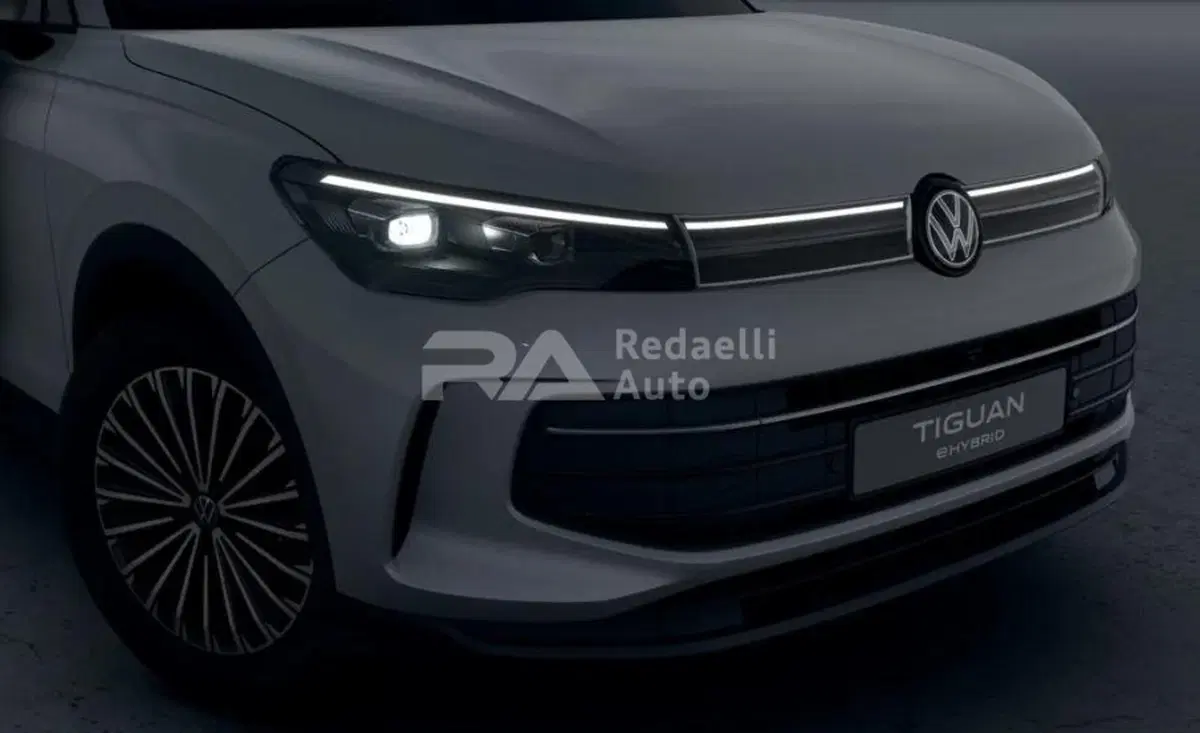 Volkswagen Tiguan nuova a Lecco (4)