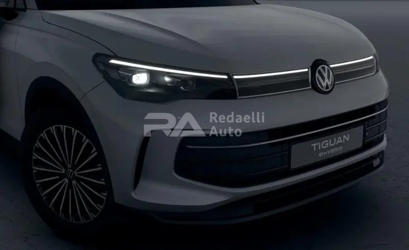 Volkswagen Tiguan nuova a Lecco (4)