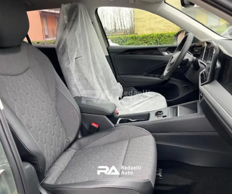 Volkswagen Tiguan nuova a Lecco (14)