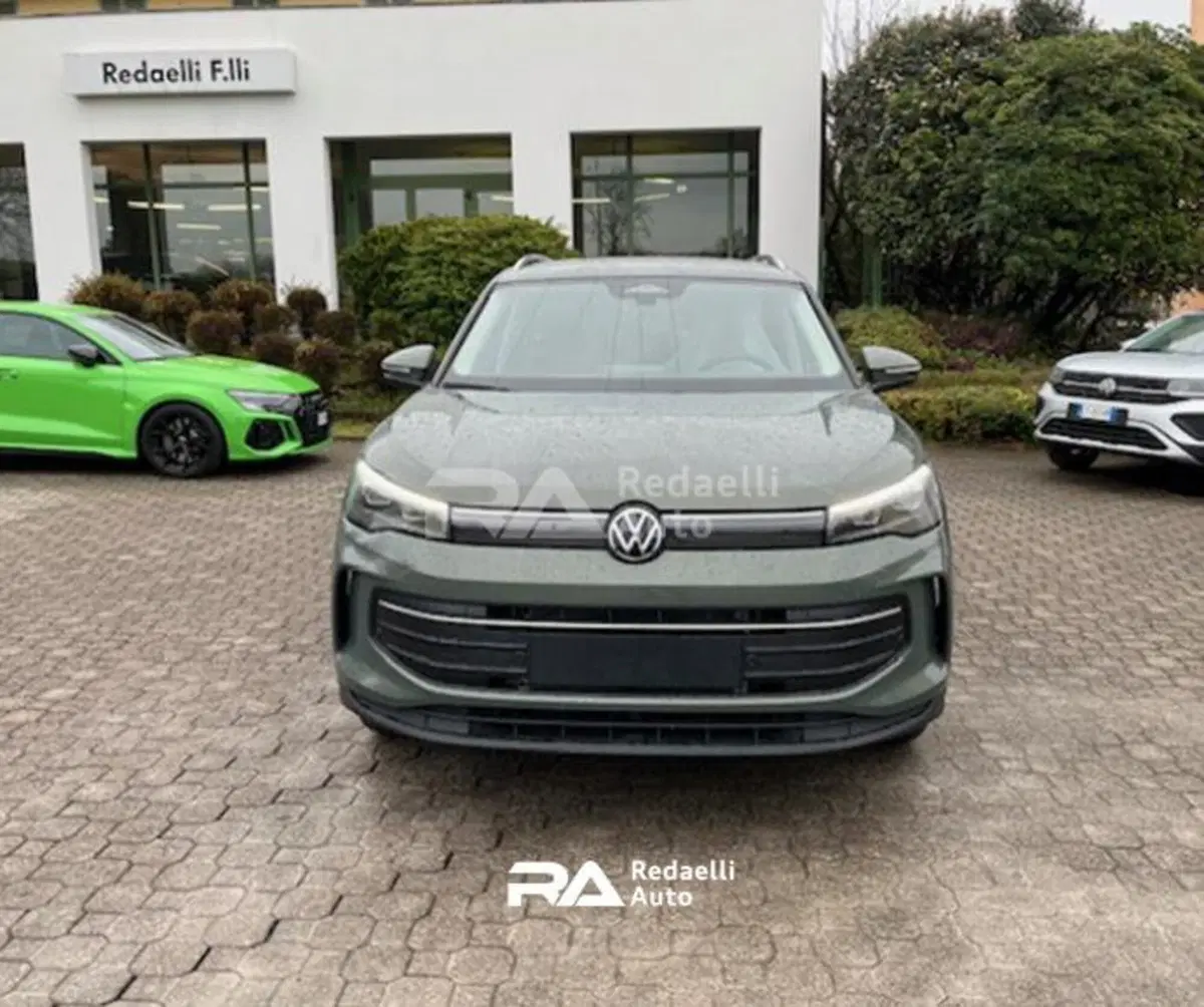 Volkswagen Tiguan nuova a Lecco (2)