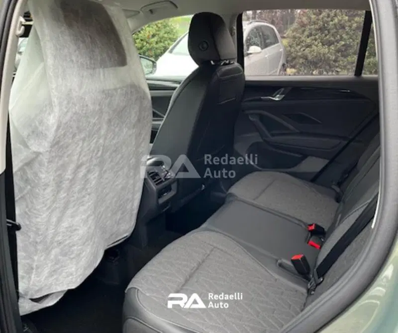 Volkswagen Tiguan nuova a Lecco (8)