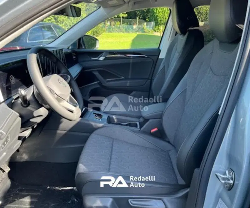 Volkswagen Tiguan nuova a Lecco (3)