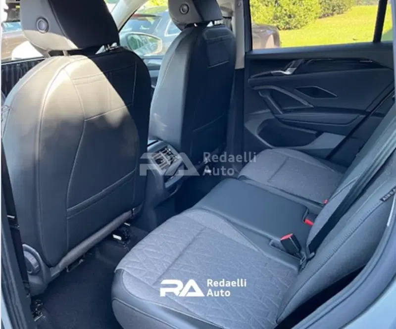 Volkswagen Tiguan nuova a Lecco (4)