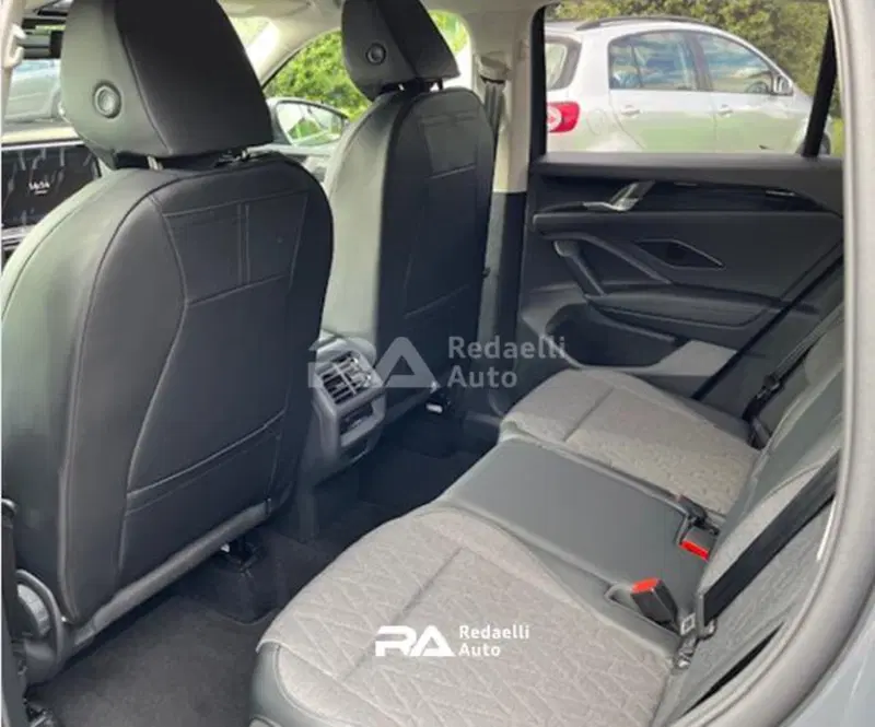 Volkswagen Tiguan nuova a Lecco (5)