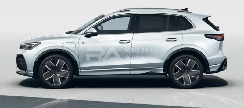Volkswagen Tiguan nuova a Lecco (2)