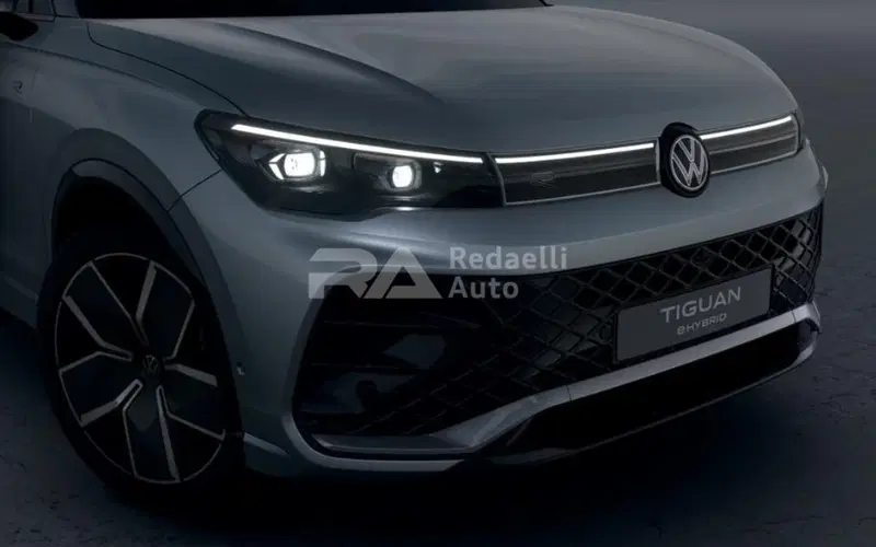 Volkswagen Tiguan nuova a Lecco (4)