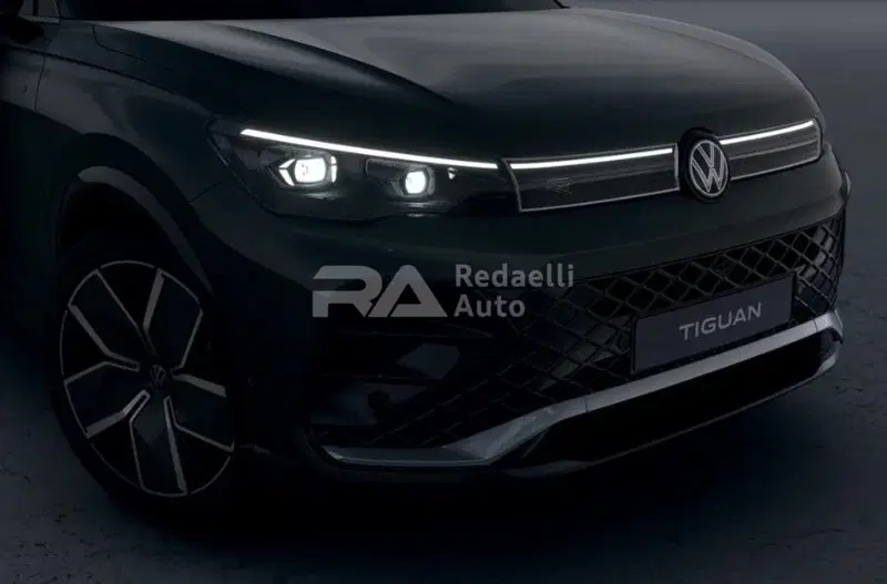 Volkswagen Tiguan nuova a Lecco (4)