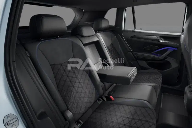 Volkswagen Tiguan nuova a Lecco (7)