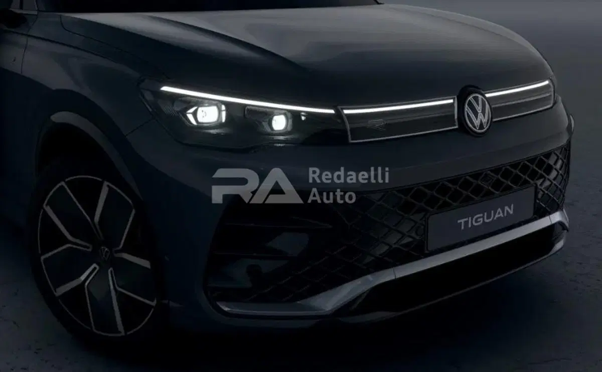 Volkswagen Tiguan nuova a Lecco (4)