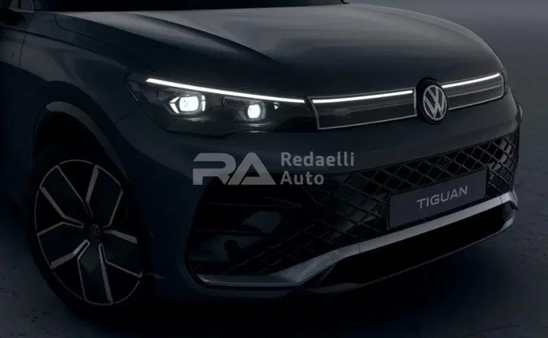 Volkswagen Tiguan nuova a Lecco (4)