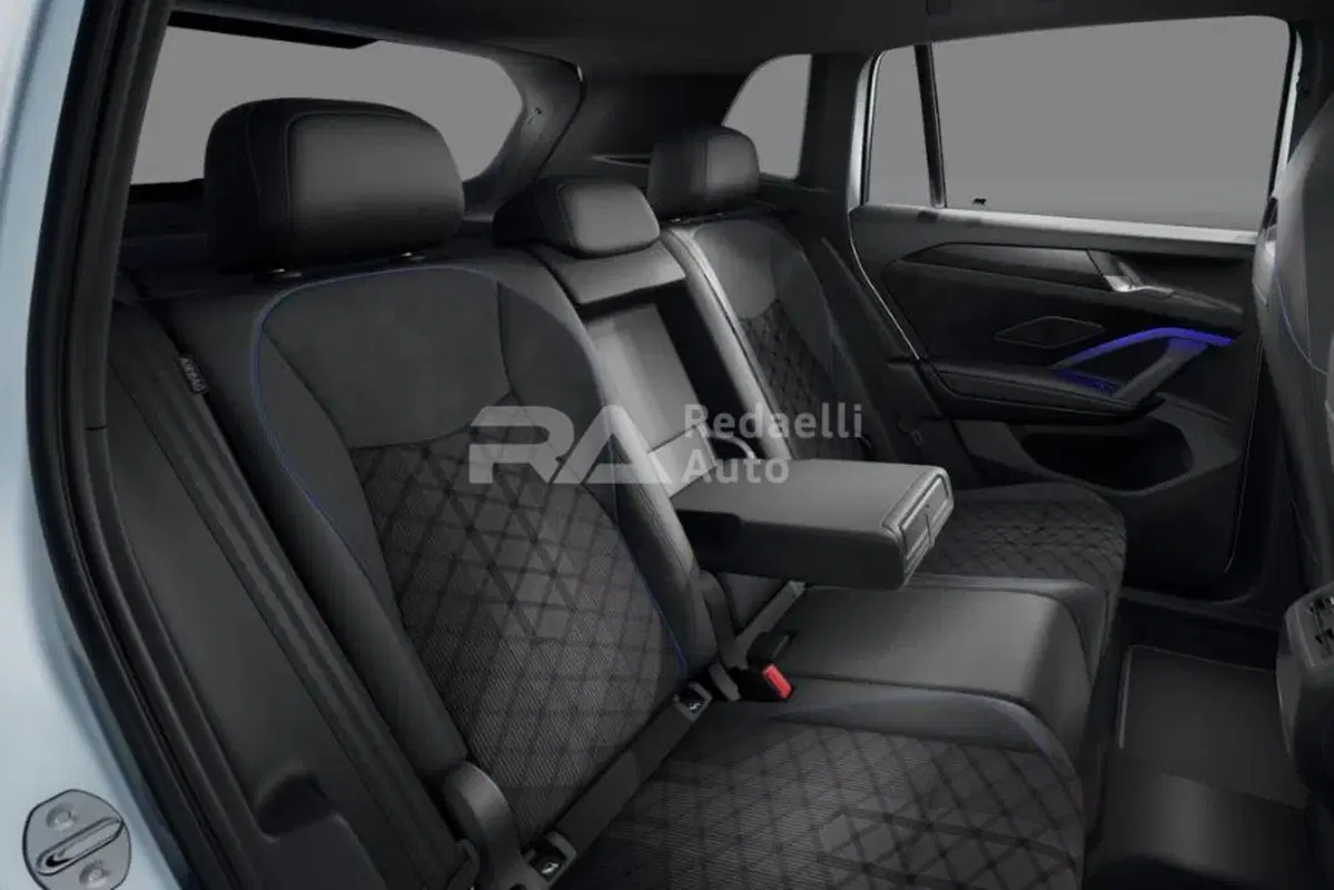 Volkswagen Tiguan nuova a Lecco (7)