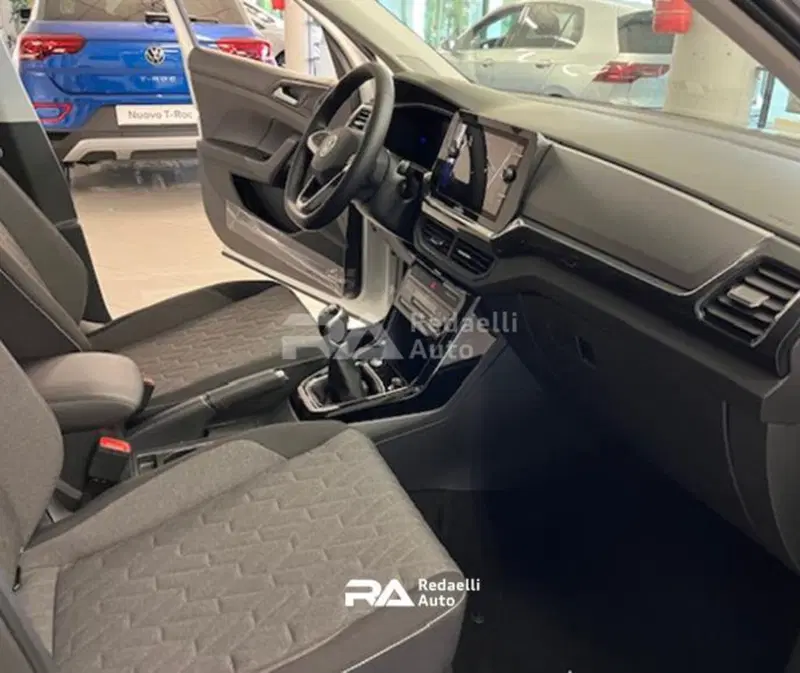 Volkswagen T-Cross nuova a Lecco (10)