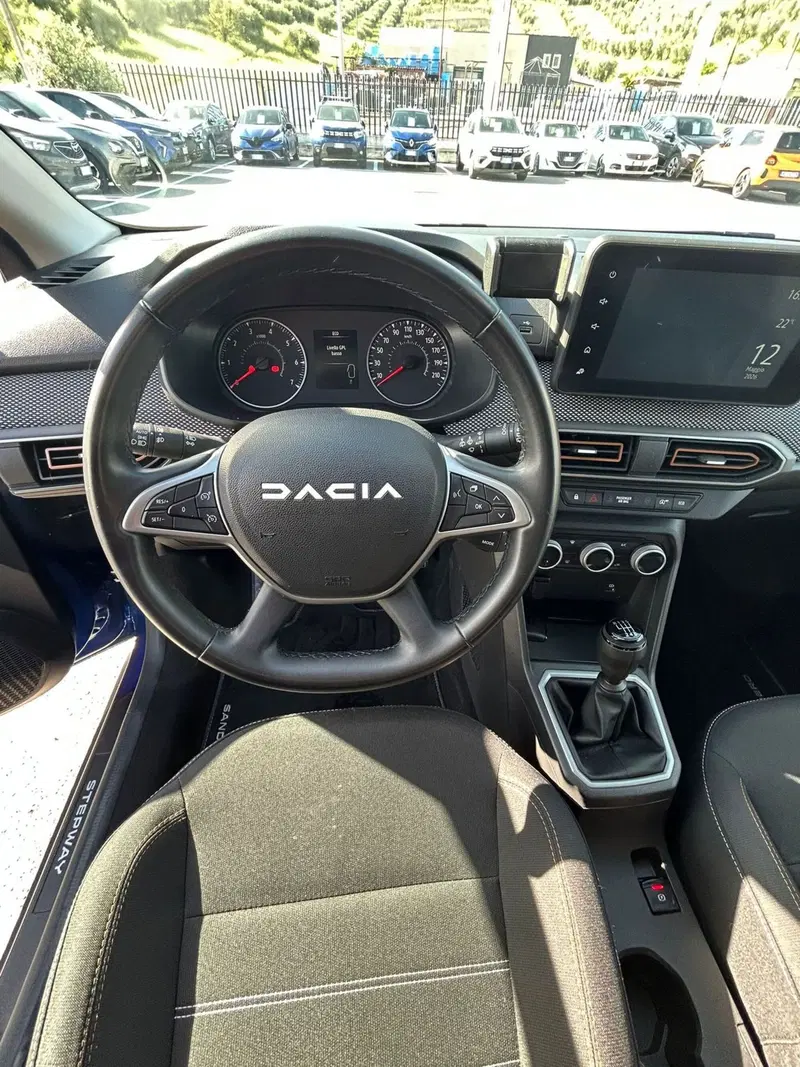 Dacia Sandero Stepway usata a Roma (12)