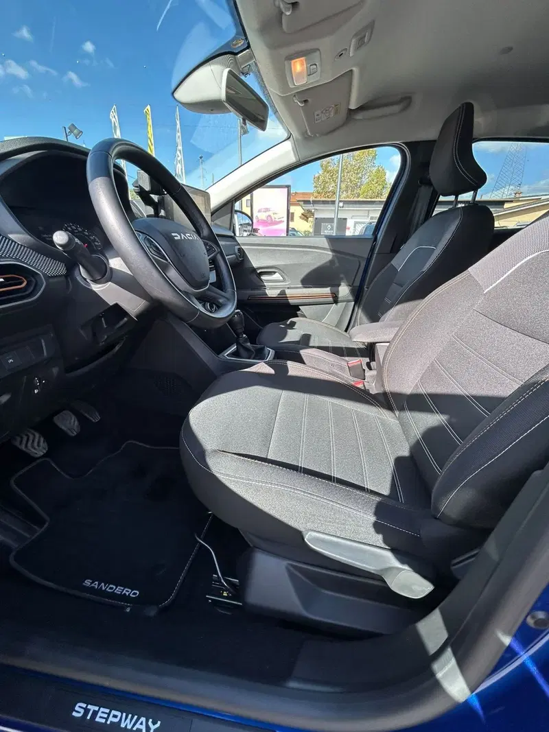 Dacia Sandero Stepway usata a Roma (9)