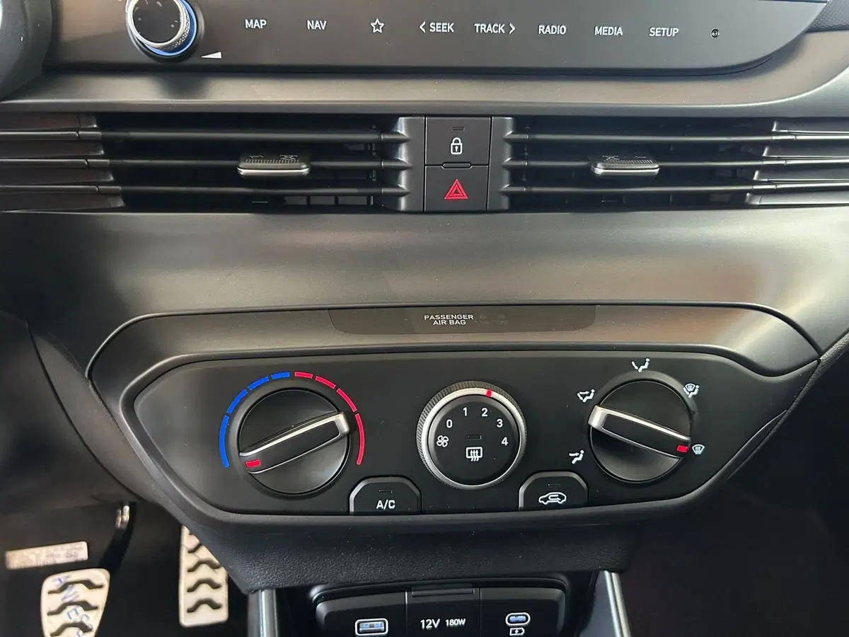 Hyundai Bayon nuova a Frosinone (15)