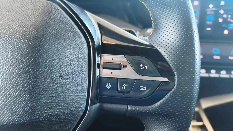 Peugeot 408 usata a Firenze (17)