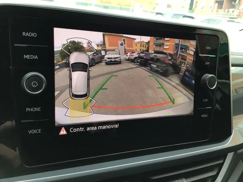 Volkswagen T-Roc usata a Genova (18)