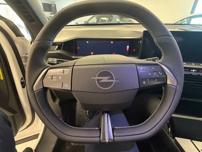 Opel Grandland nuova a Palermo (14)