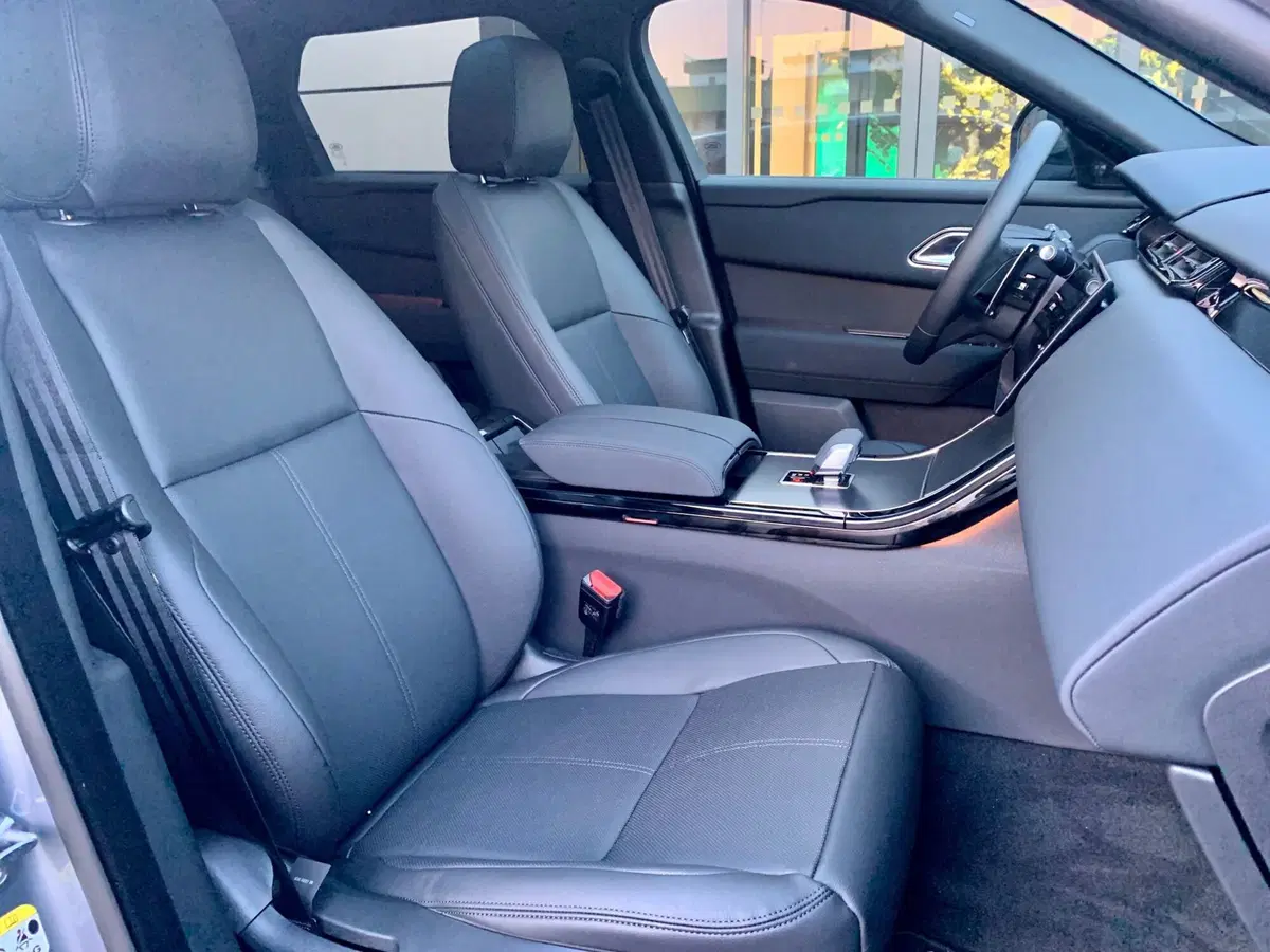 Land Rover Range Rover Velar usata a Bari (3)