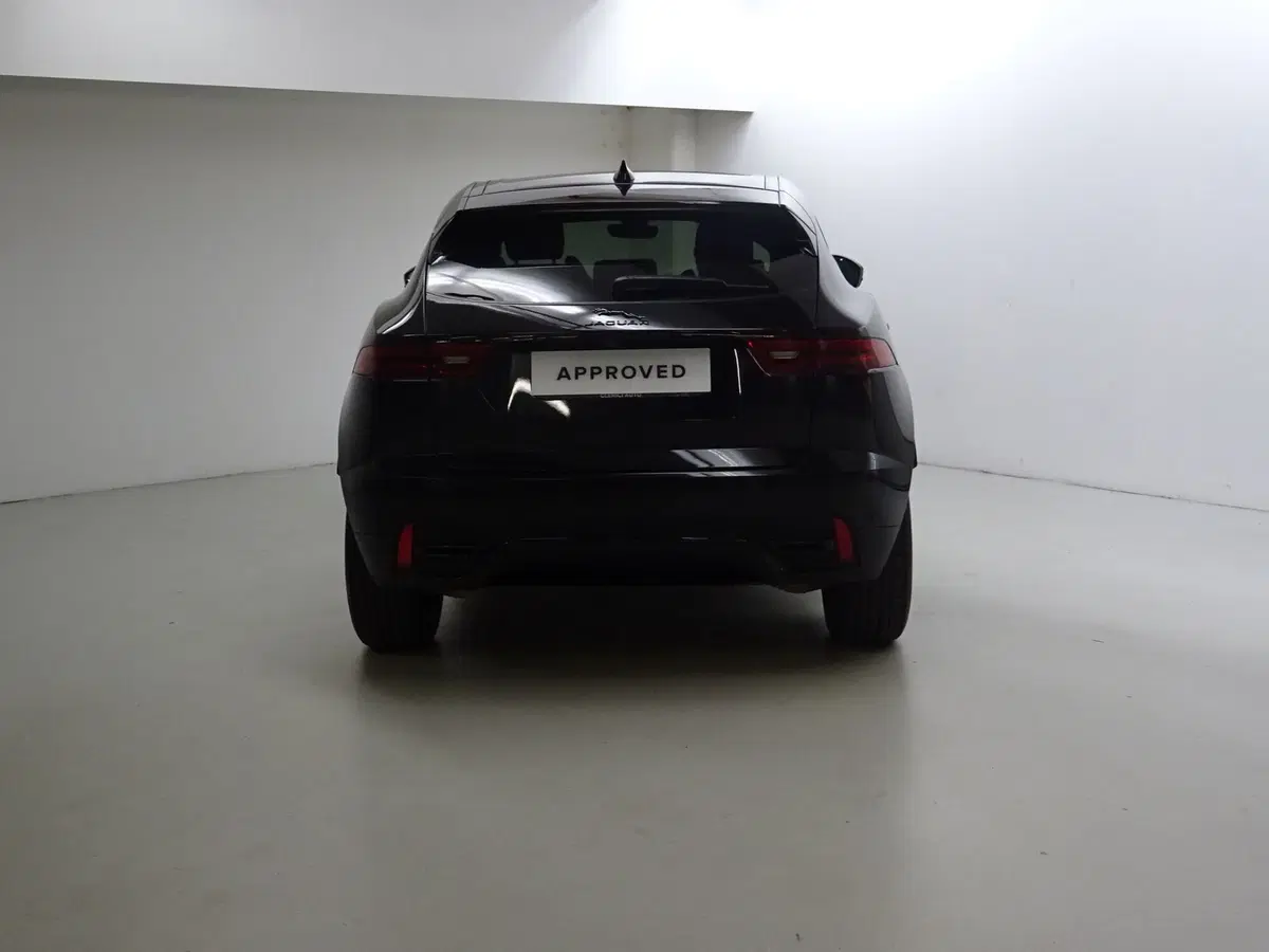 Jaguar E-Pace usata a Como (7)