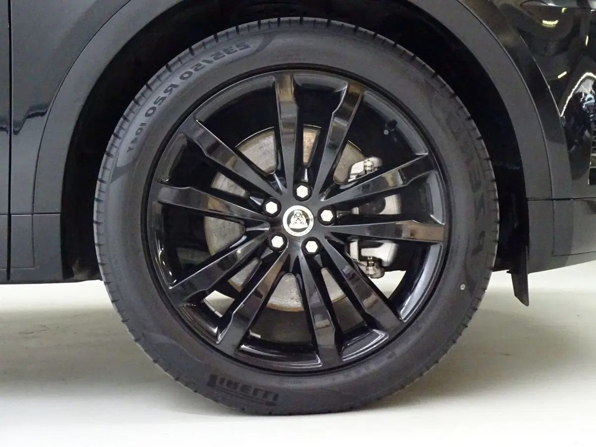 Jaguar E-Pace usata a Como (9)